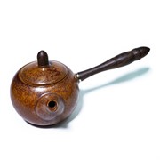 Чайник, декорированный под дерево, с деревянной ручкой, глина
